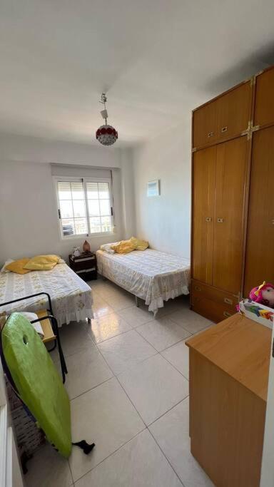 Apartamento Con Acceso Directo A La Playa Apartment Valencia Bagian luar foto