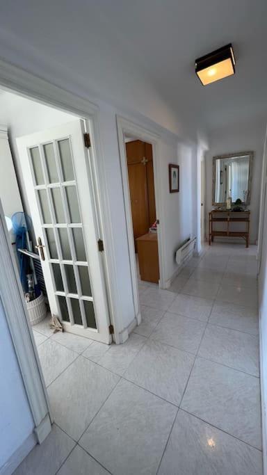 Apartamento Con Acceso Directo A La Playa Apartment Valencia Bagian luar foto