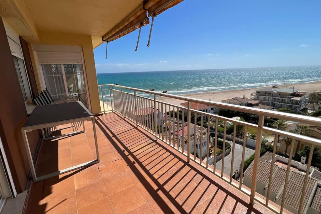 Apartamento Con Acceso Directo A La Playa Apartment Valencia Bagian luar foto